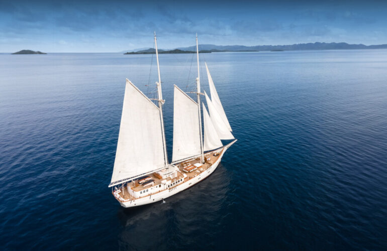 mutiara laut yacht charter